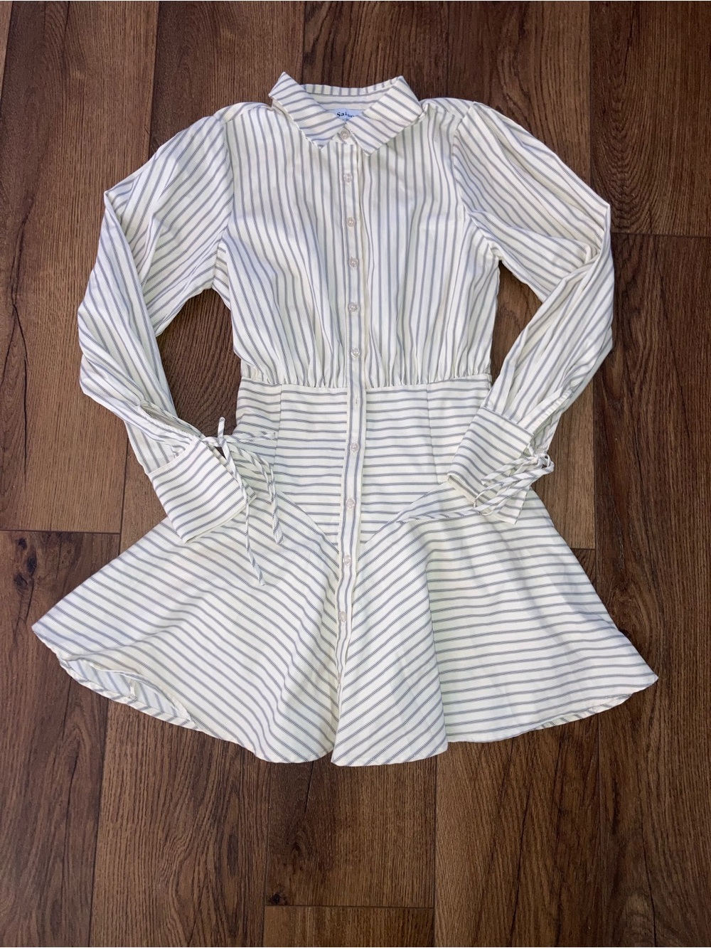 En Saison women’s cream and Blue Striped Button-Front Dress size s